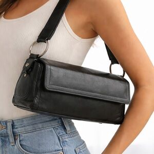 East West Leather Shoulder Bag Vintage Black